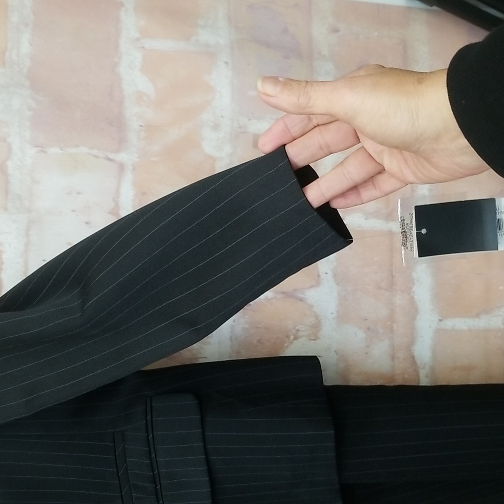 Le Suit Black Blue Pinstripe Suit - Picture 4 of 16